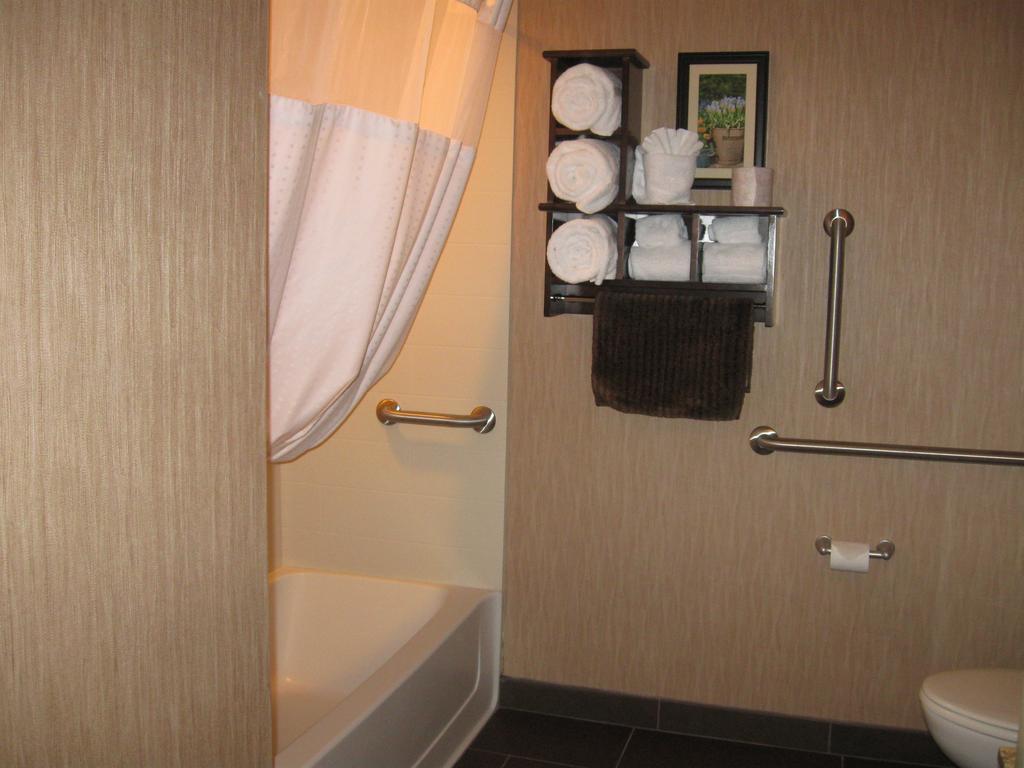 Little Missouri Inn & Suites New Town 객실 사진
