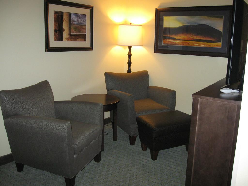 Little Missouri Inn & Suites New Town 객실 사진