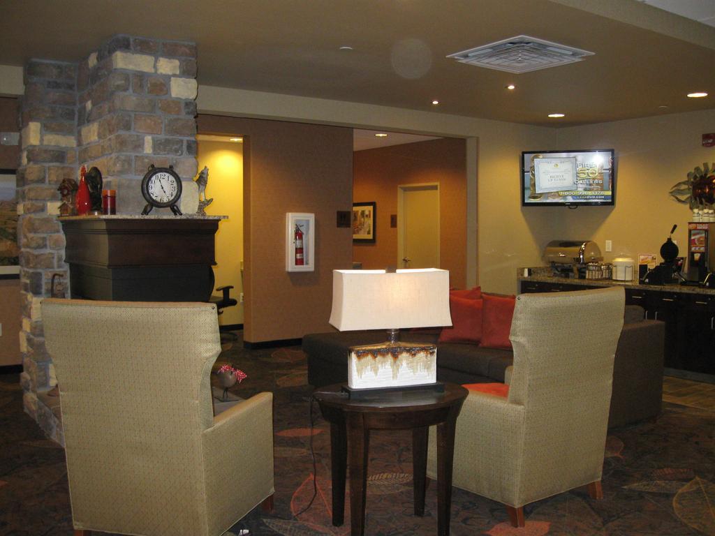 Little Missouri Inn & Suites New Town 외부 사진
