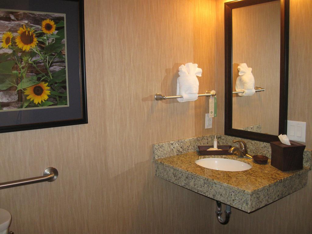 Little Missouri Inn & Suites New Town 외부 사진