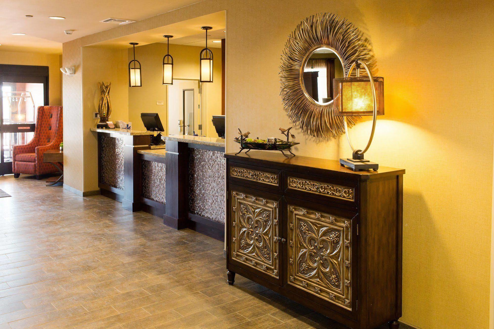 Little Missouri Inn & Suites New Town 외부 사진